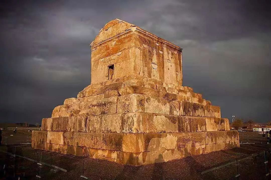 1686988463551968.jpg 640 (11).jpg